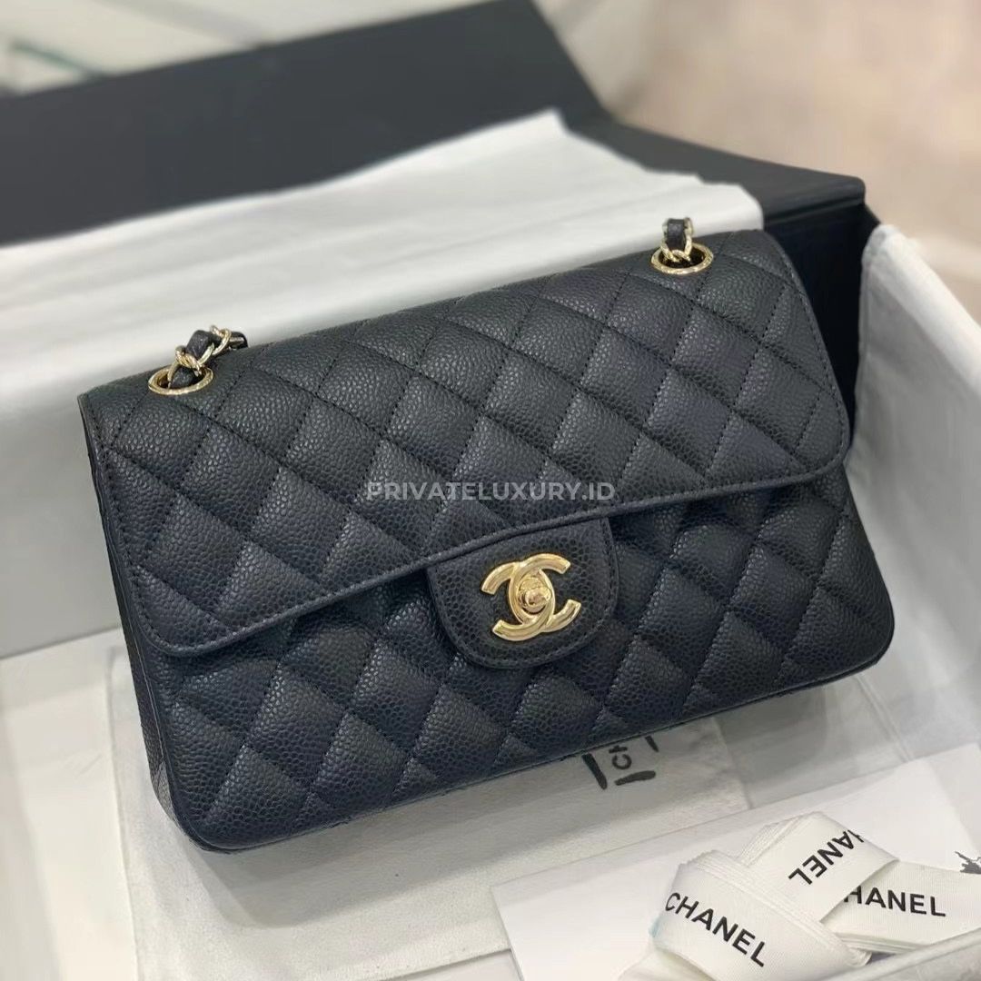 Small Classic Handbag Caviar
