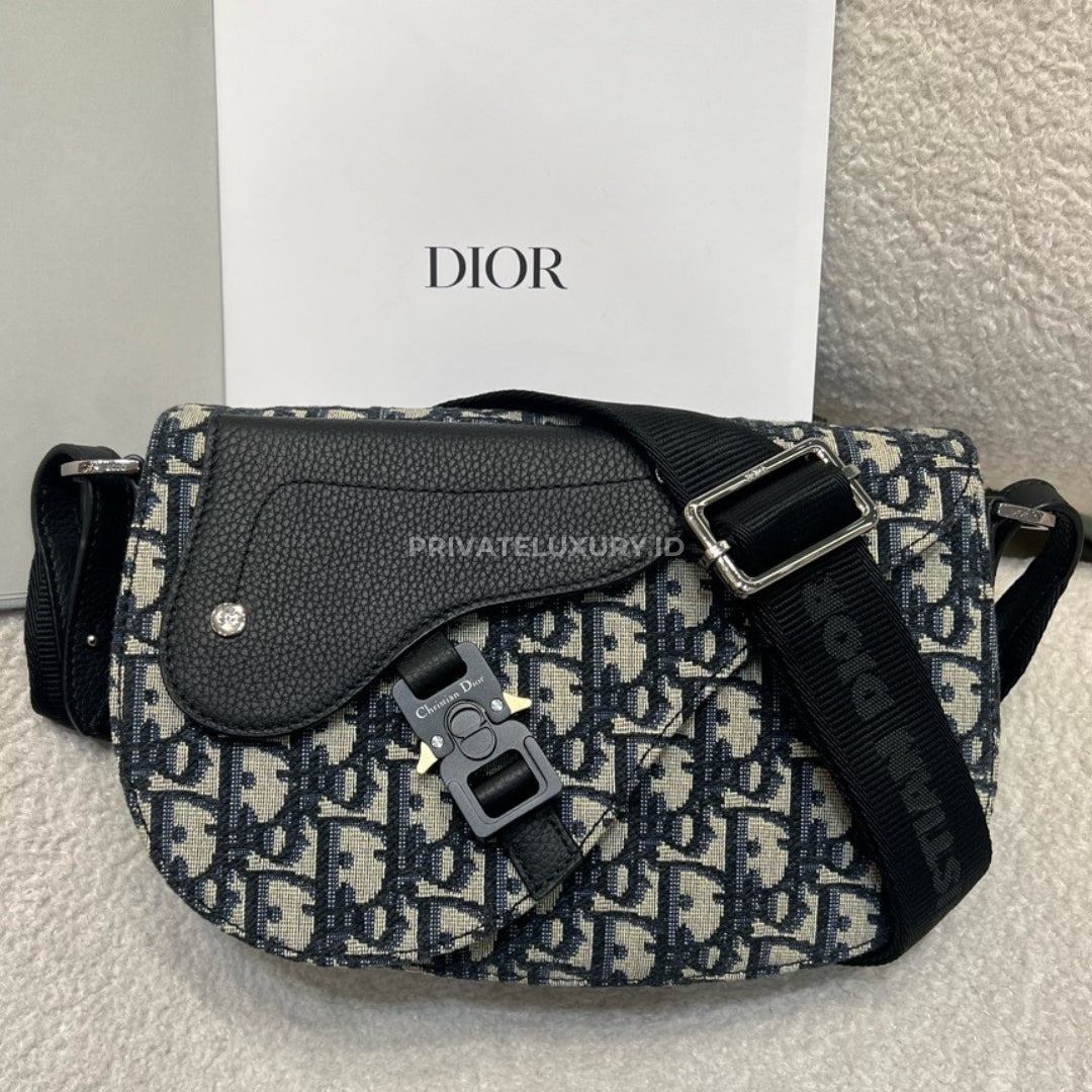 Saddle Messenger Bag