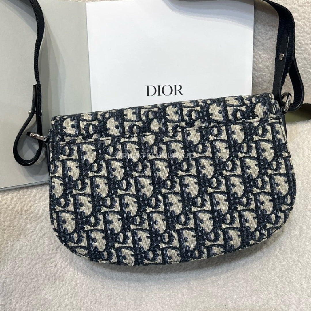 Saddle Messenger Bag