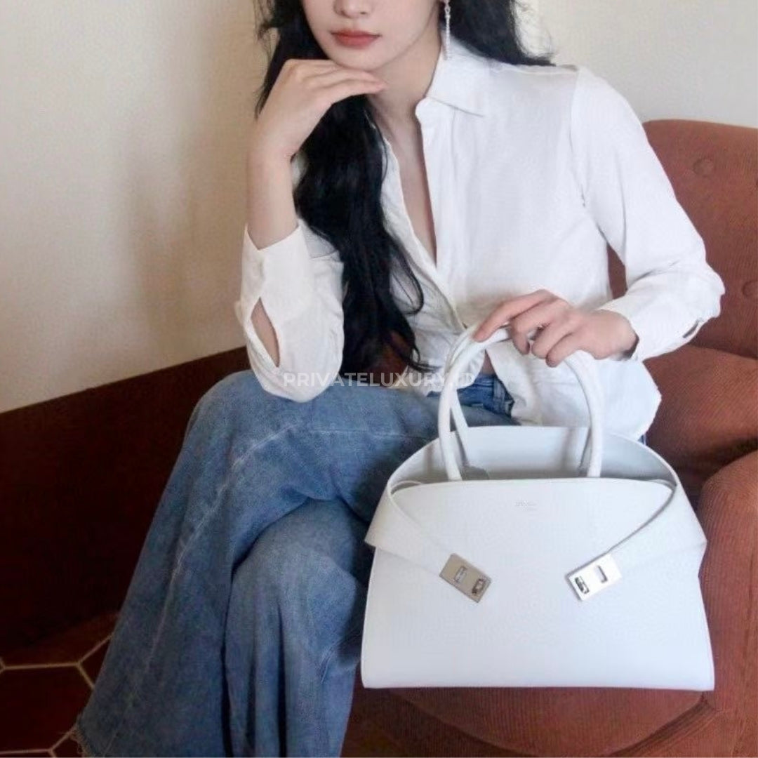 Hug Medium Handbag