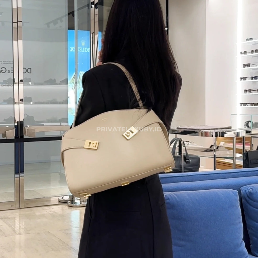 Hug Soft Bicolor Shoulder Bag (M)