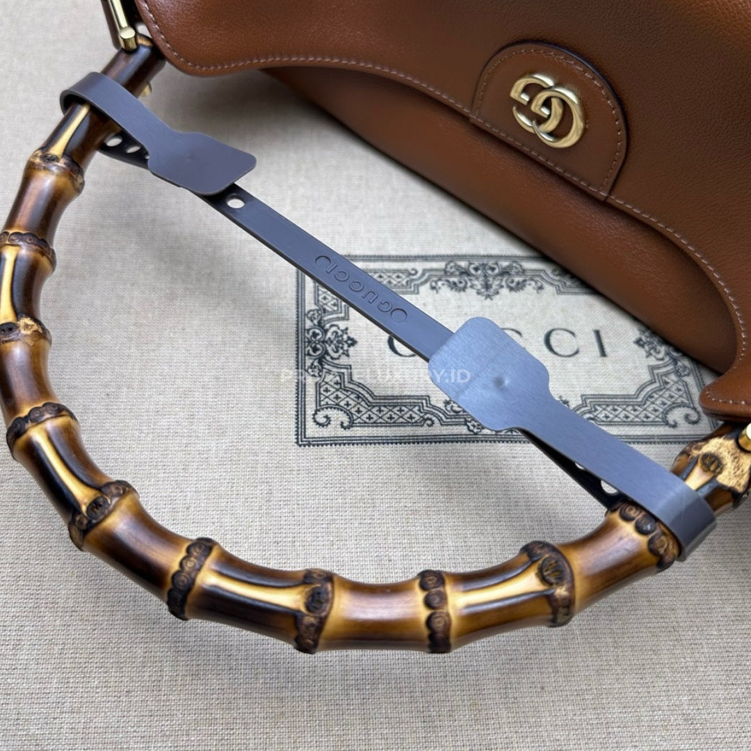 Gucci Diana Medium Shoulder Bag