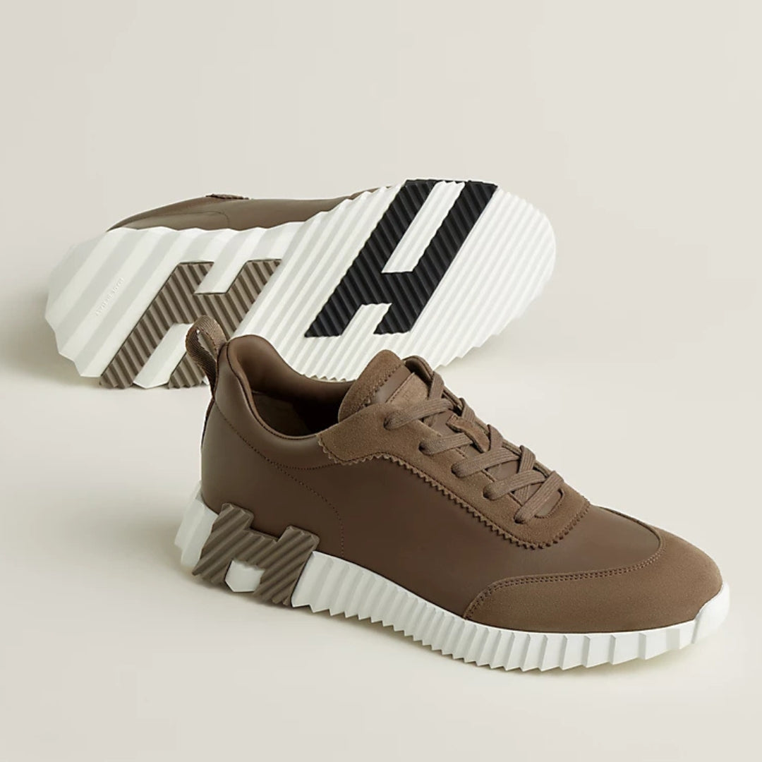 Bouncing Sneaker