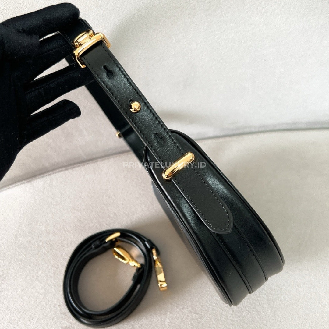 Arqué Leather Shoulder Bag