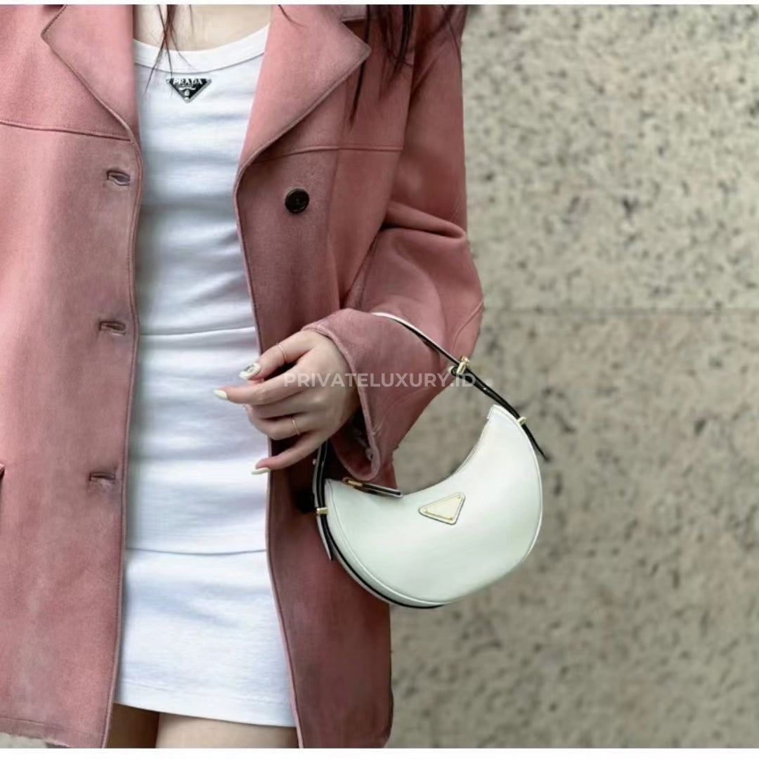 Arqué Leather Shoulder Bag