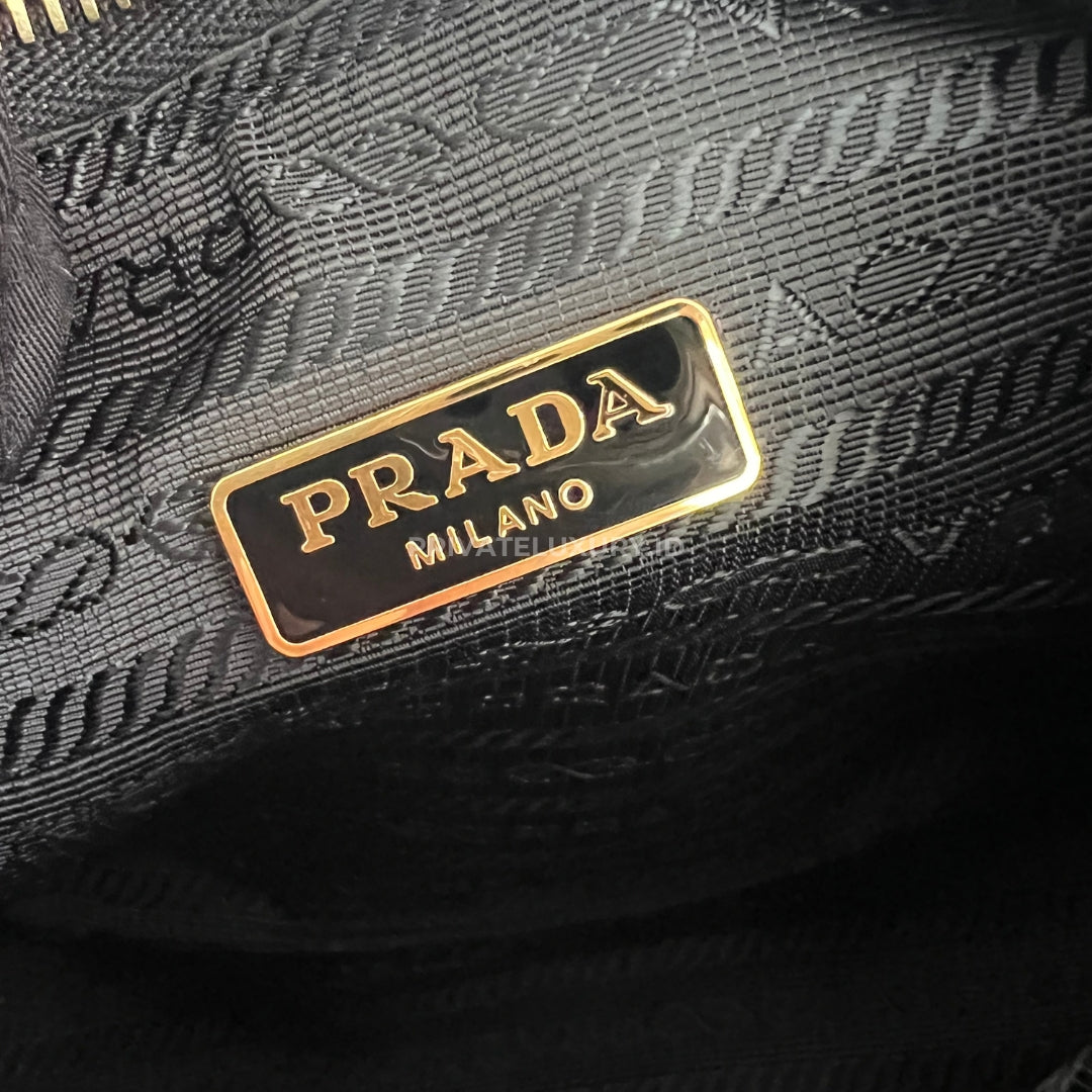 Re-Edition 2005 Saffiano Leather Bag