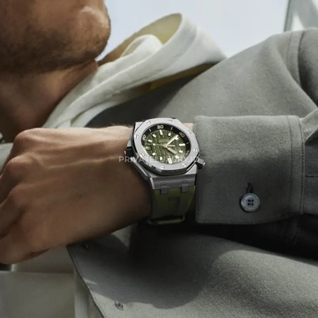 Royal Oak Offshore 42 - 15720ST.OO.A052CA.01 Diver Selfwinding Khaki Green