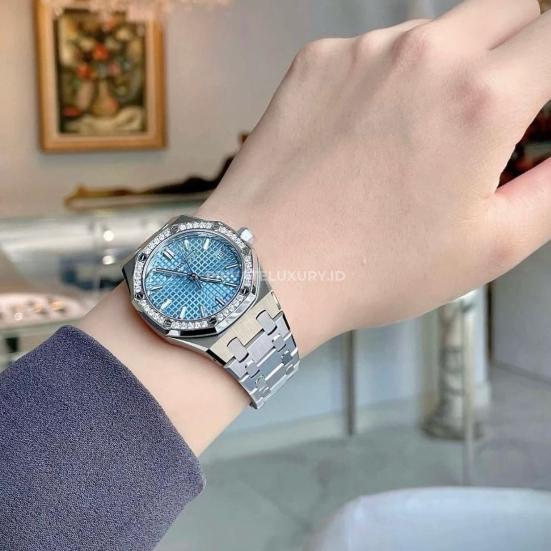 Royal Oak 37 - 15551ST.ZZ.1356ST.04 Selfwinding Ice Blue Grande Tapisserie Dial Steel