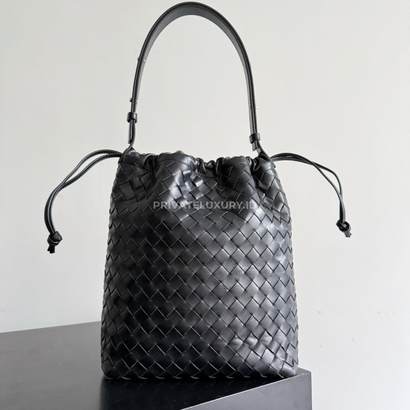 Intrecciato Biblioteca Bucket