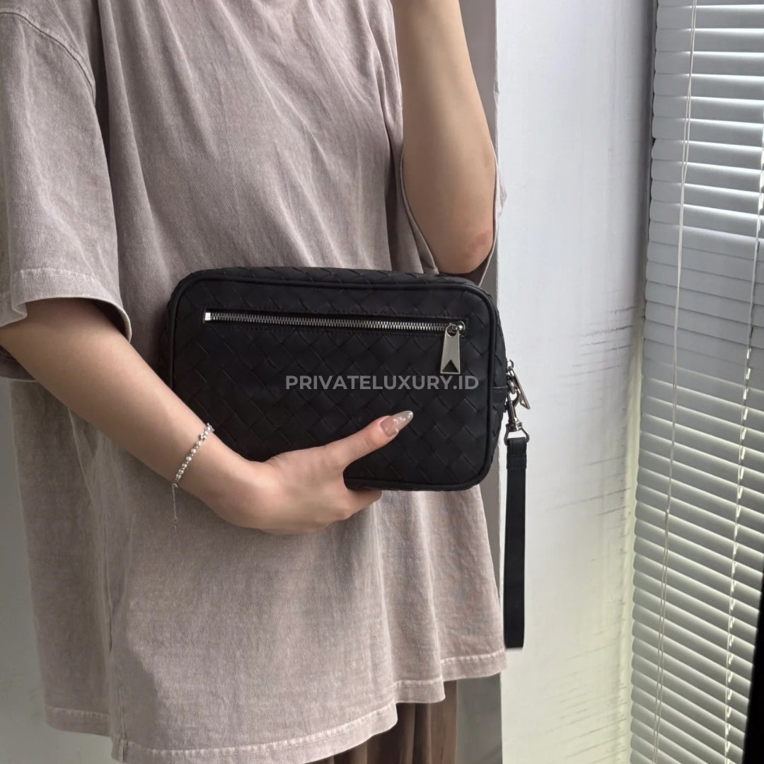 Intrecciato Pouch With Wristlet