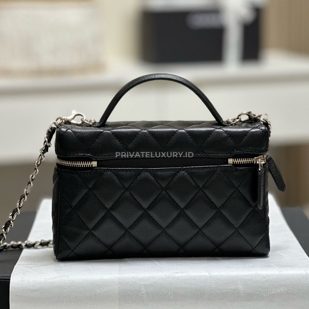 Vanity Clutch with Chain