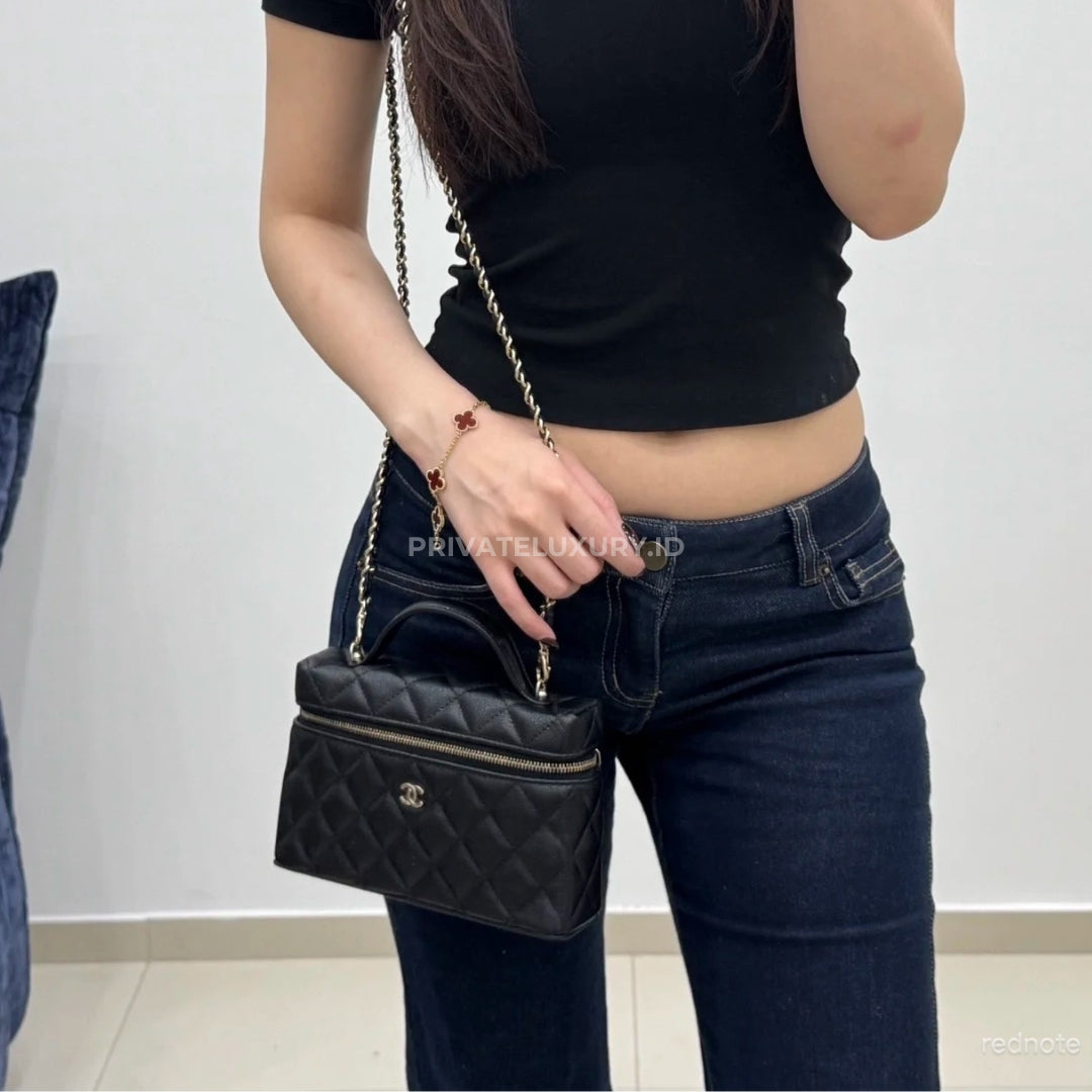 Vanity Clutch with Chain