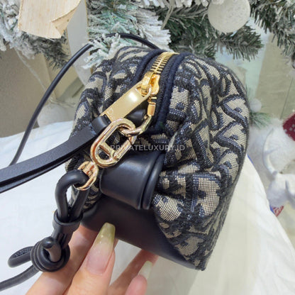 Bow Pouch