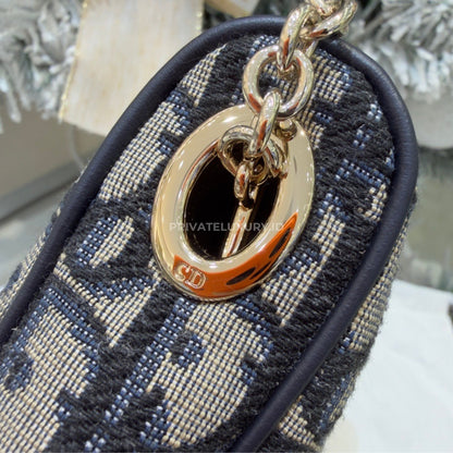 Promenade Pouch with Chain