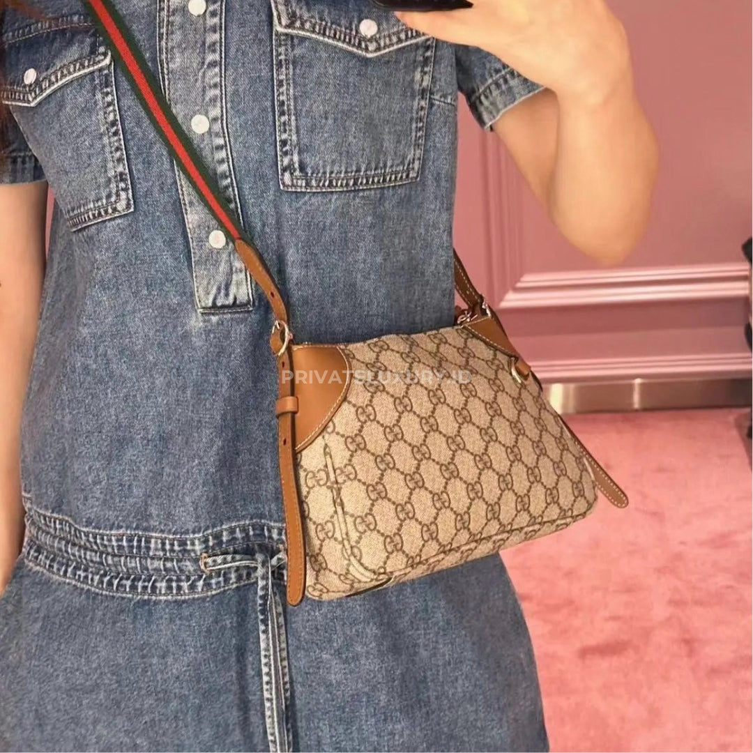 GG Emblem Small Shoulder Bag