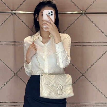 GG Marmont Medium Shoulder Bag