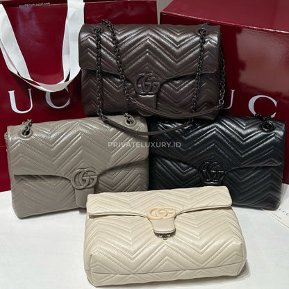 GG Marmont Medium Shoulder Bag