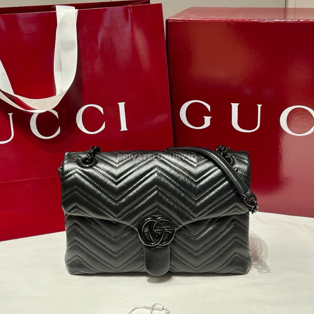 GG Marmont Medium Shoulder Bag