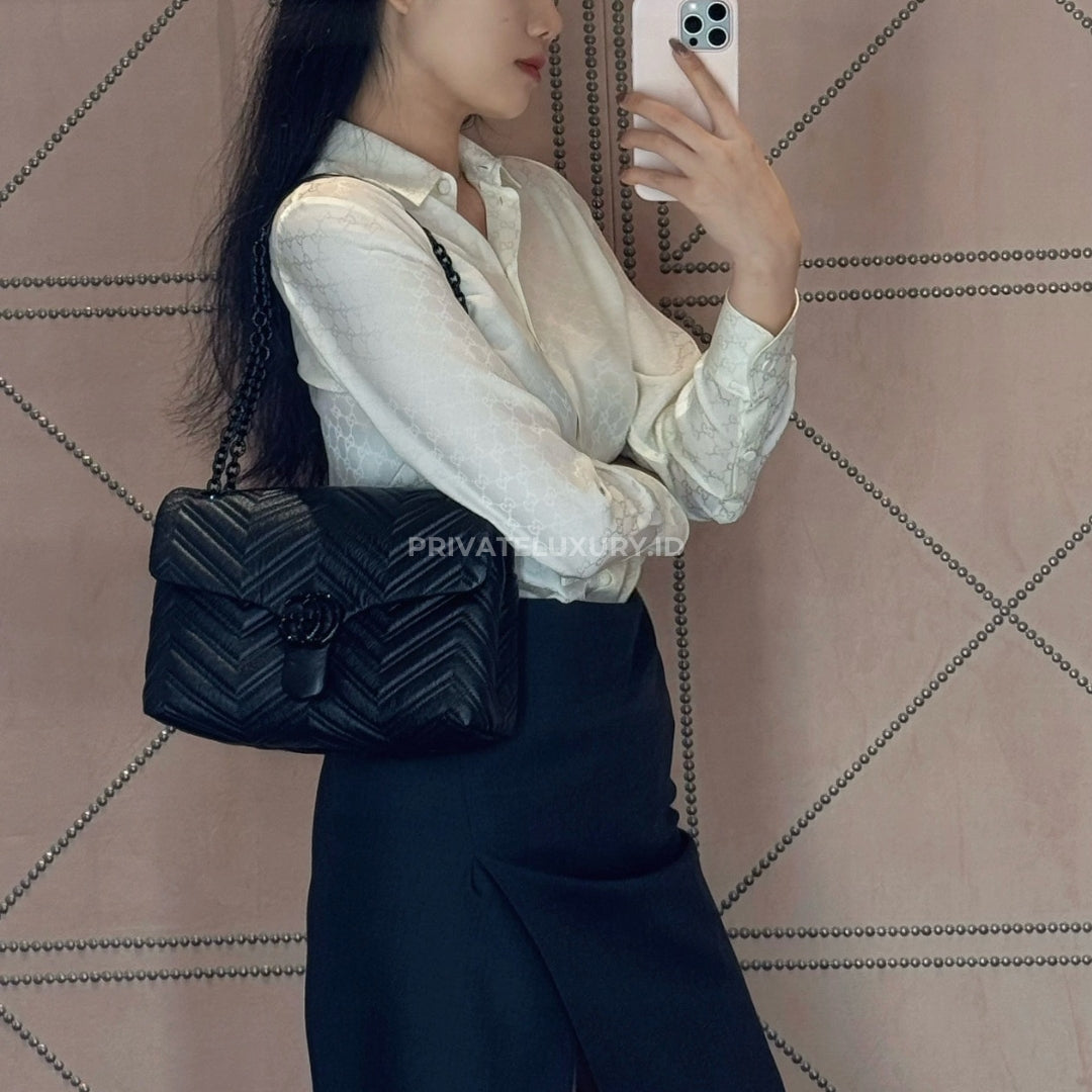 GG Marmont Medium Shoulder Bag