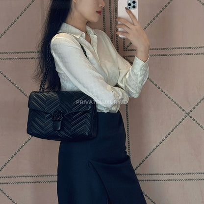 GG Marmont Medium Shoulder Bag