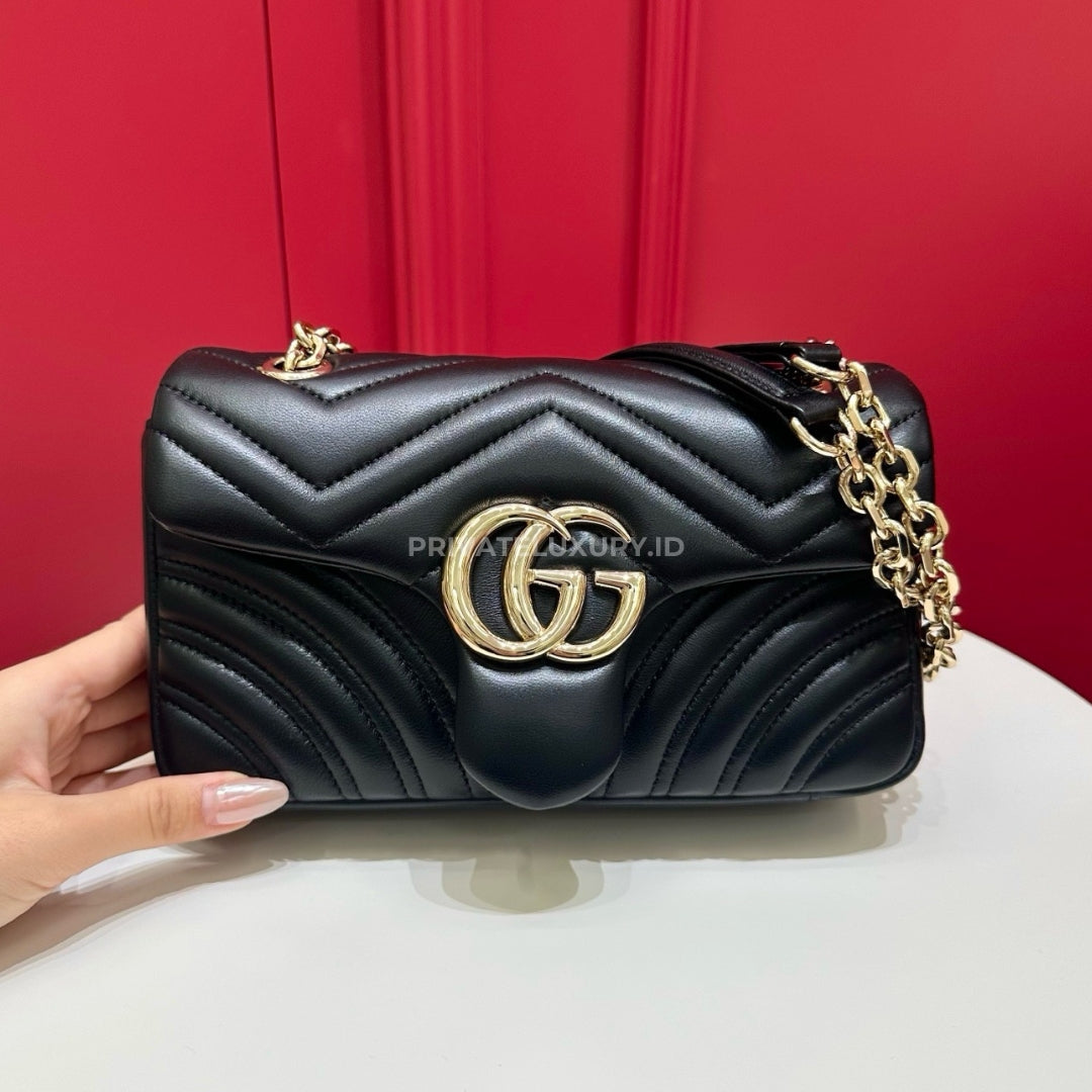GG Marmont Small Shoulder Bag