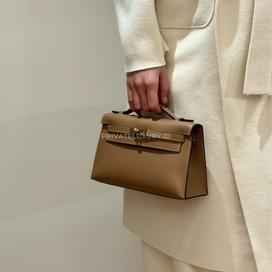 Kelly Pochette