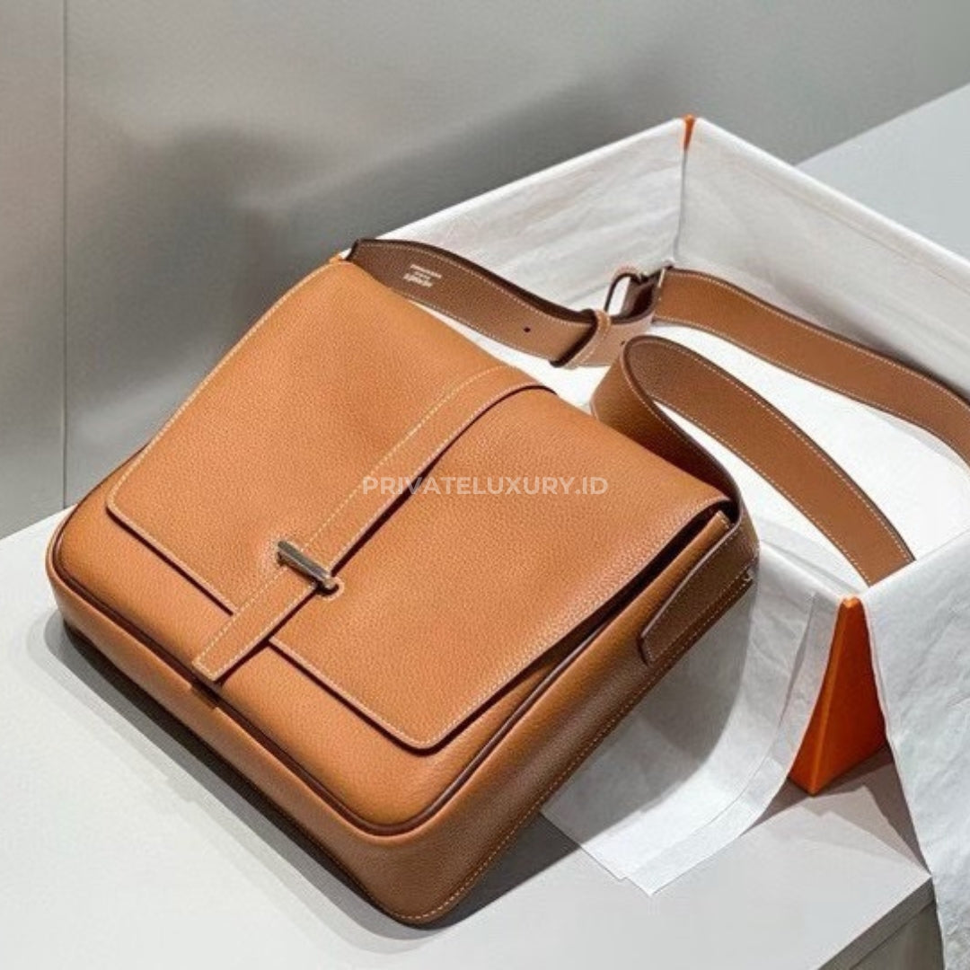 Steve Light Junior Messenger