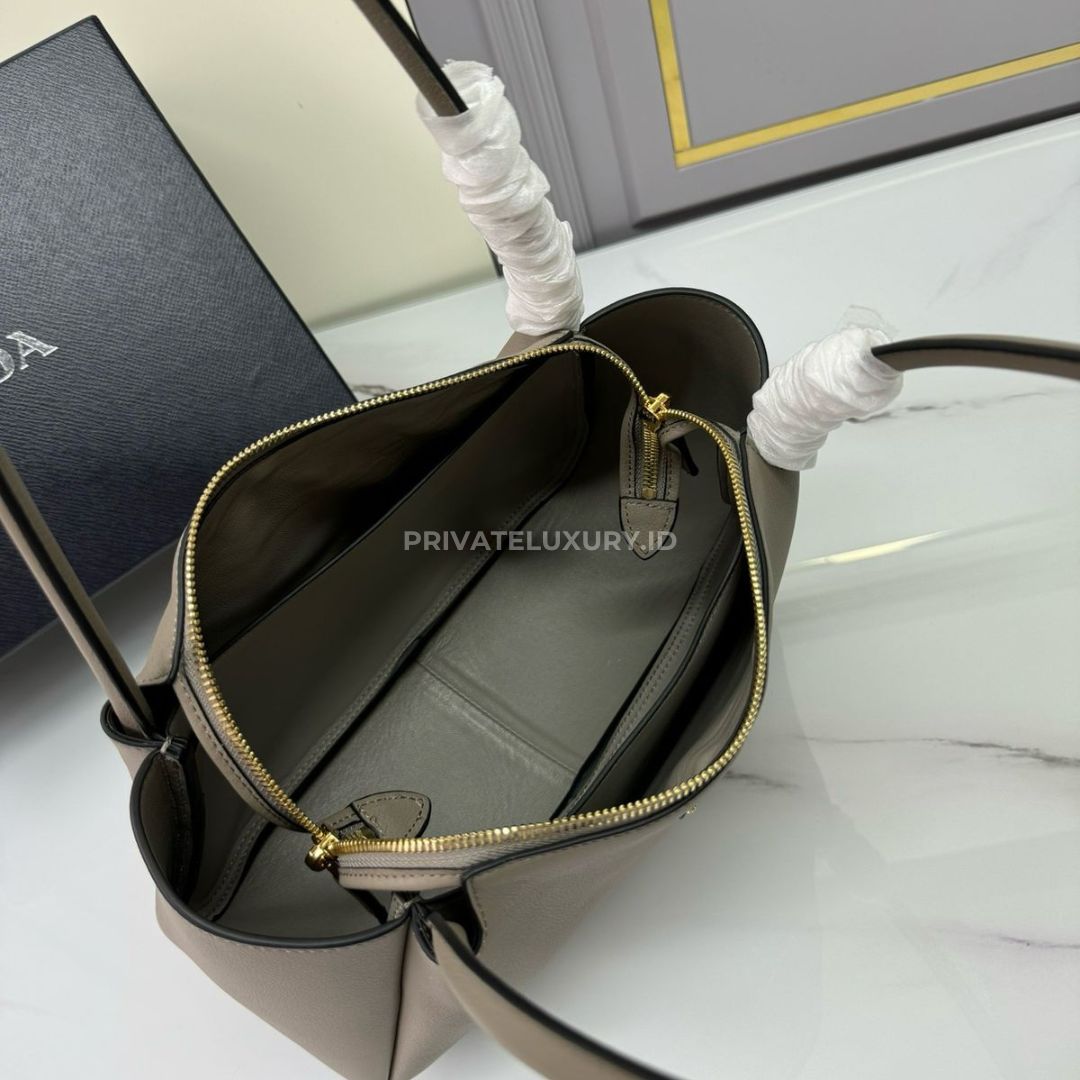 Medium Leather Handbag