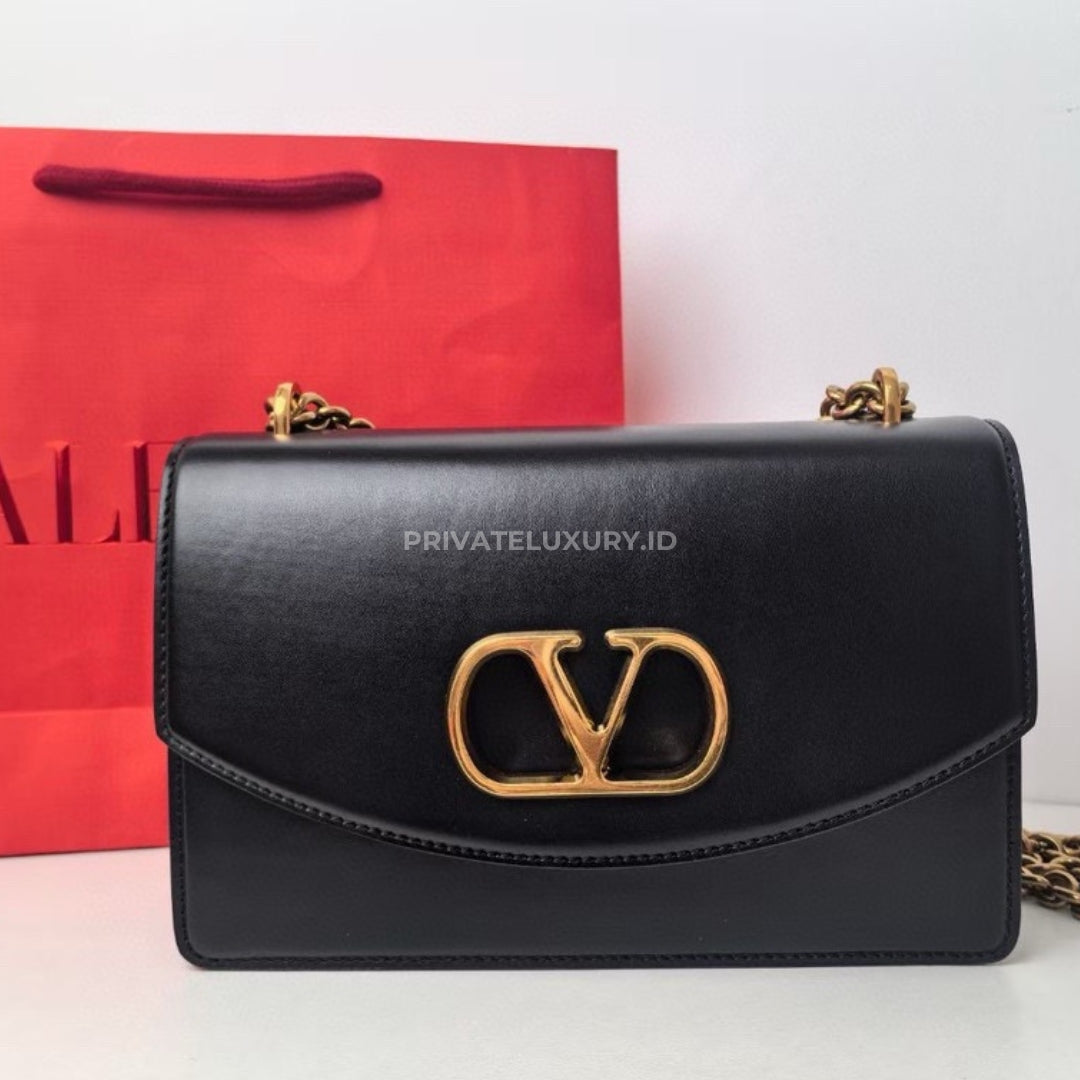 Vain Shoulder Bag