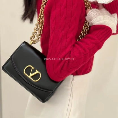 Vain Shoulder Bag